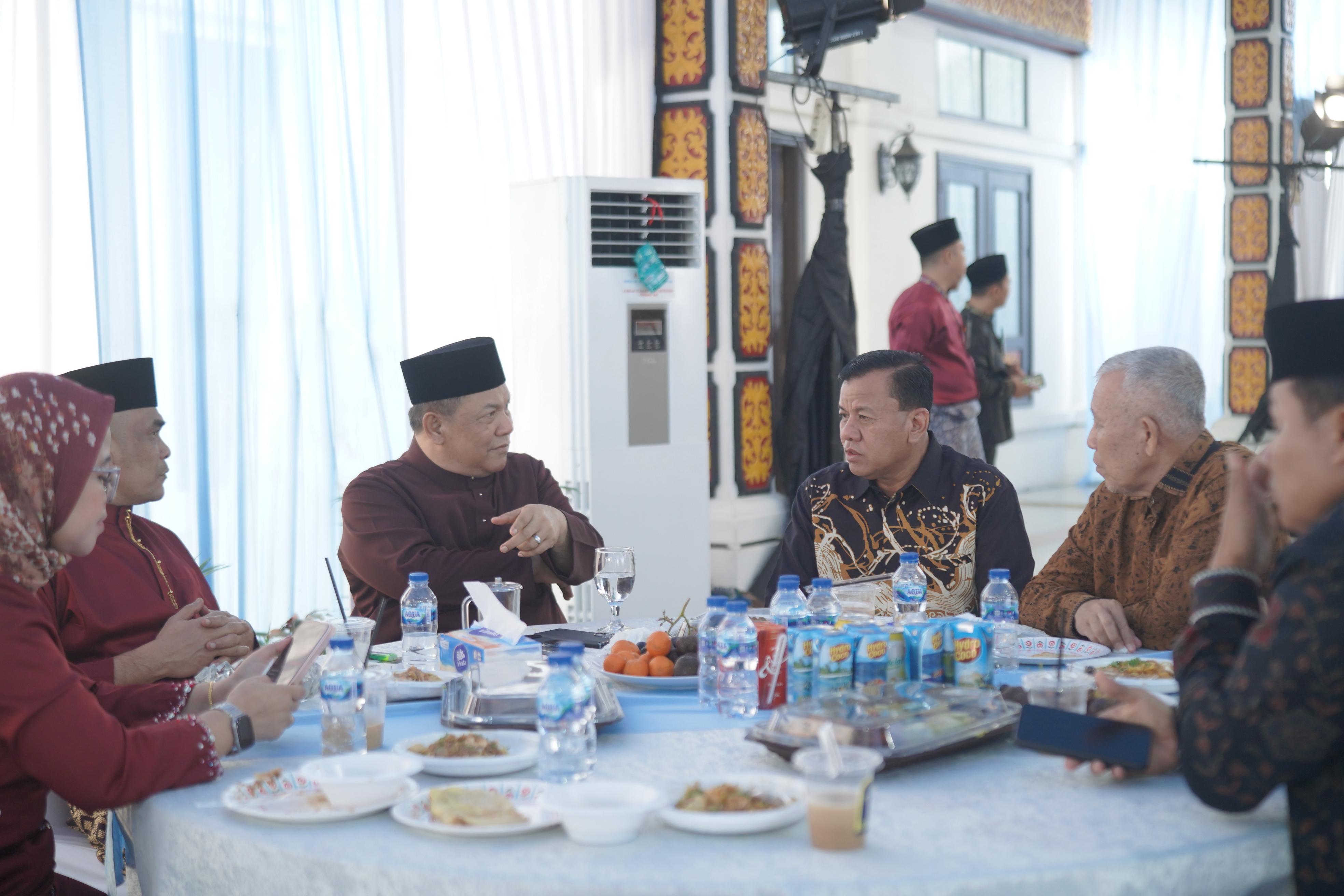 Bupati Kuansing Hadiri Open House Gubernur Riau, Perkuat Silaturahmi dan Sinergi Daerah